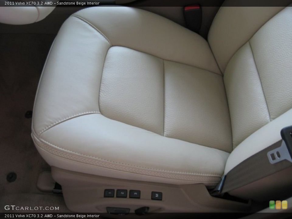 Sandstone Beige Interior Photo for the 2011 Volvo XC70 3.2 AWD #50840255
