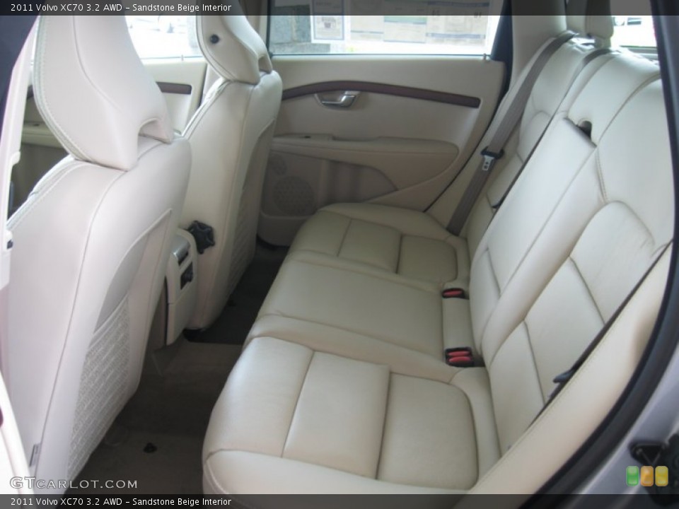 Sandstone Beige Interior Photo for the 2011 Volvo XC70 3.2 AWD #50840283