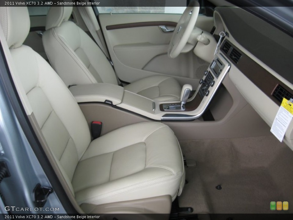 Sandstone Beige Interior Photo for the 2011 Volvo XC70 3.2 AWD #50840328