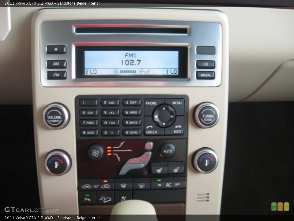 Sandstone Beige Interior Controls for the 2011 Volvo XC70 3.2 AWD #50840382