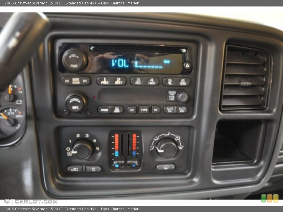 Dark Charcoal Interior Controls for the 2006 Chevrolet Silverado 1500 LT Extended Cab 4x4 #50846382