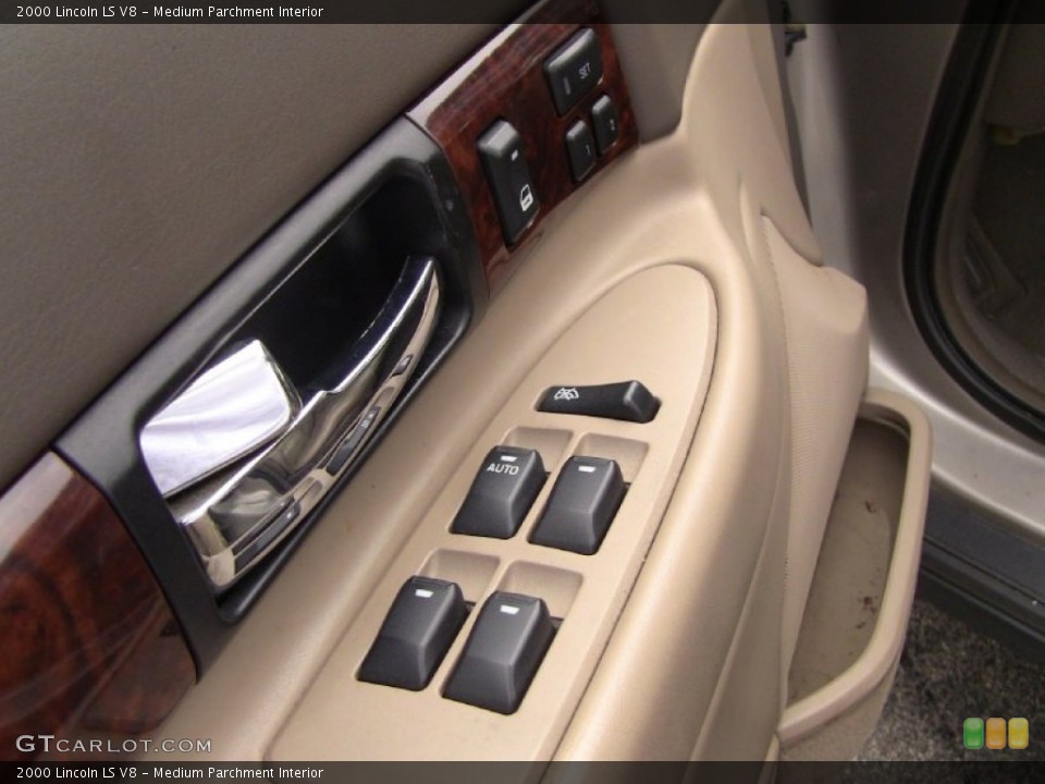 Medium Parchment Interior Controls for the 2000 Lincoln LS V8 #50856235