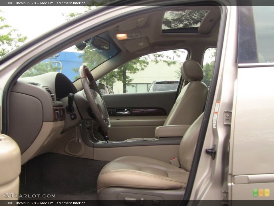 Medium Parchment Interior Photo for the 2000 Lincoln LS V8 #50856280