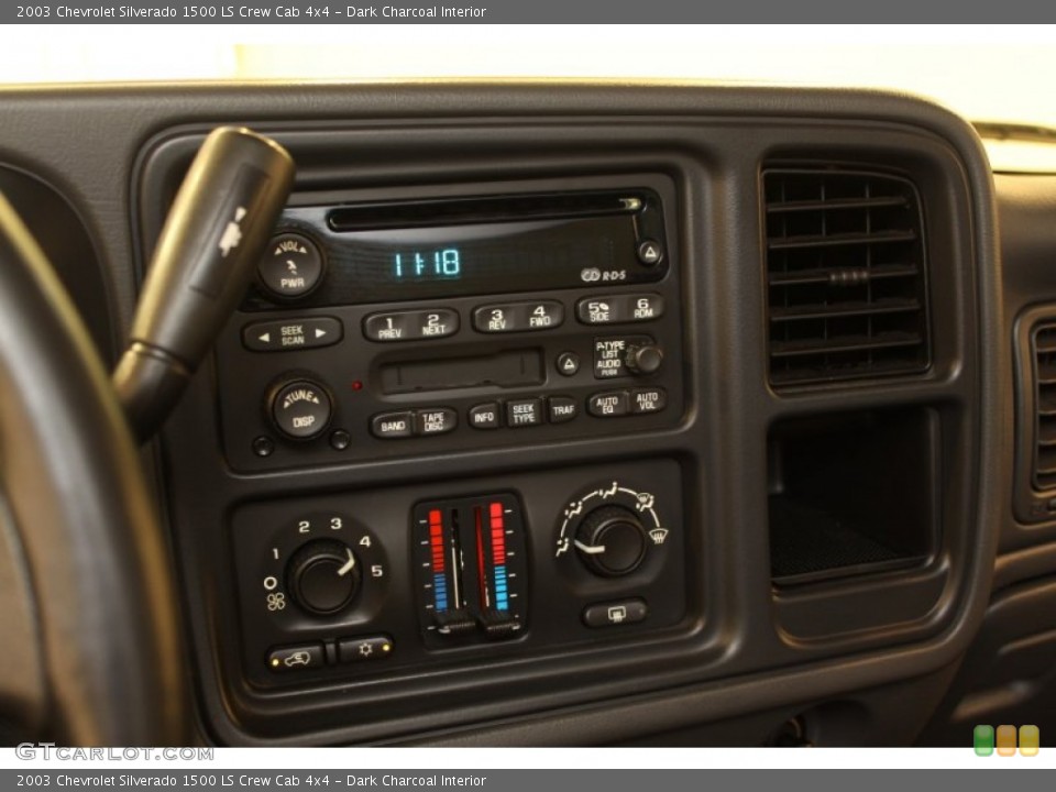 Dark Charcoal Interior Controls for the 2003 Chevrolet Silverado 1500 LS Crew Cab 4x4 #50867413
