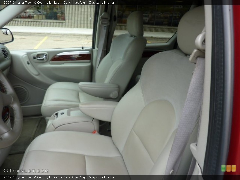 Dark Khaki/Light Graystone Interior Photo for the 2007 Chrysler Town & Country Limited #50869102