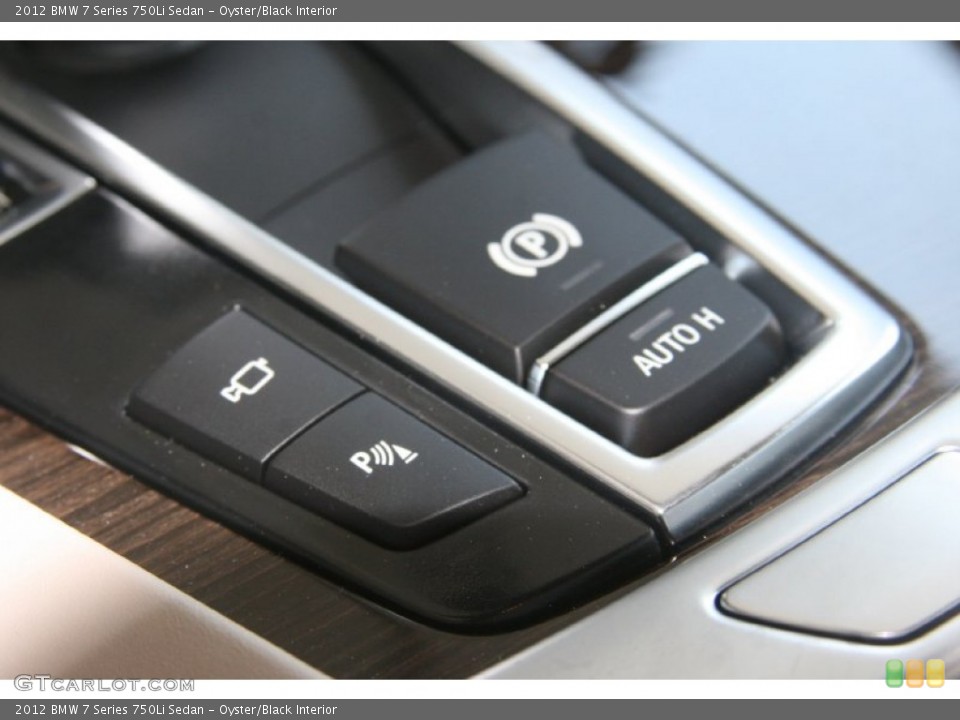 Oyster/Black Interior Controls for the 2012 BMW 7 Series 750Li Sedan #50878825