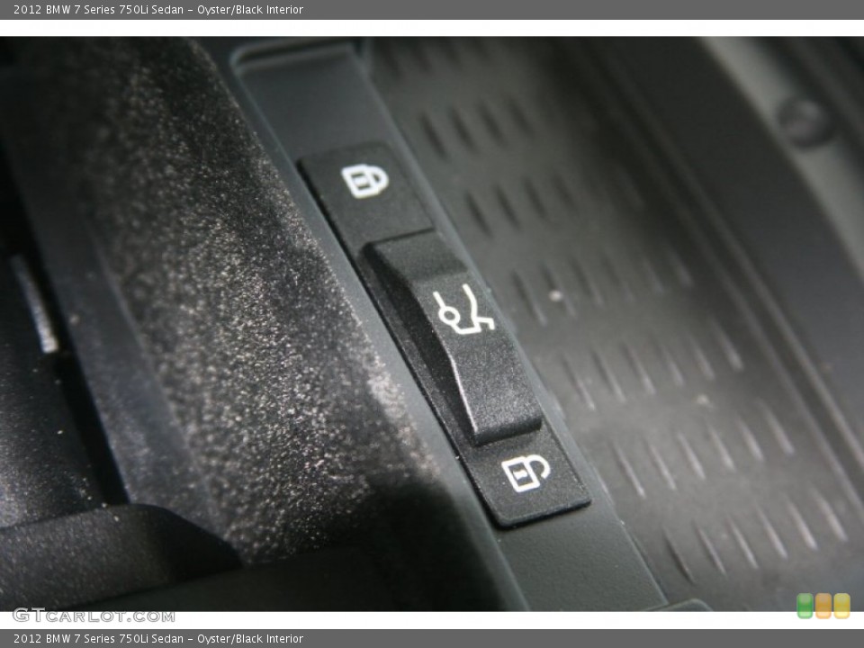 Oyster/Black Interior Controls for the 2012 BMW 7 Series 750Li Sedan #50878855
