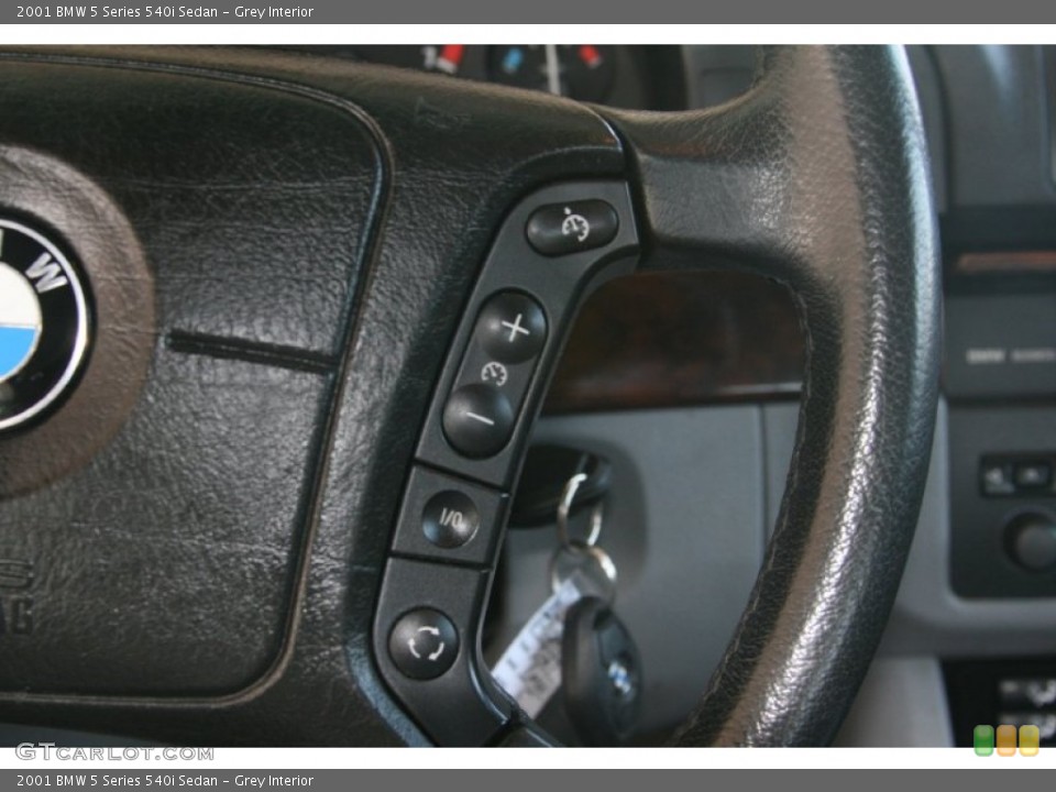Grey Interior Controls for the 2001 BMW 5 Series 540i Sedan #50882779