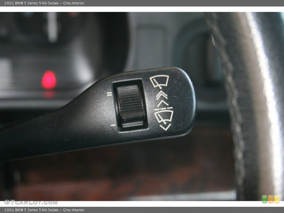 Grey Interior Controls for the 2001 BMW 5 Series 540i Sedan #50882809
