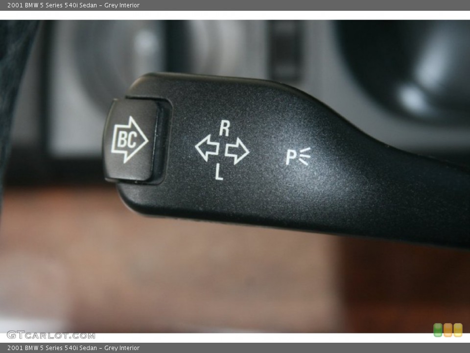 Grey Interior Controls for the 2001 BMW 5 Series 540i Sedan #50882824