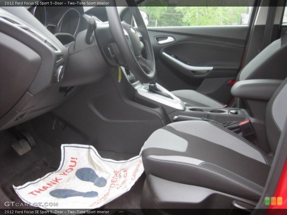 Two-Tone Sport Interior Photo for the 2012 Ford Focus SE Sport 5-Door #50895406