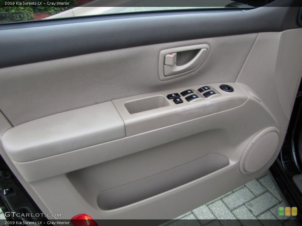Gray Interior Door Panel for the 2009 Kia Sorento LX #50897662