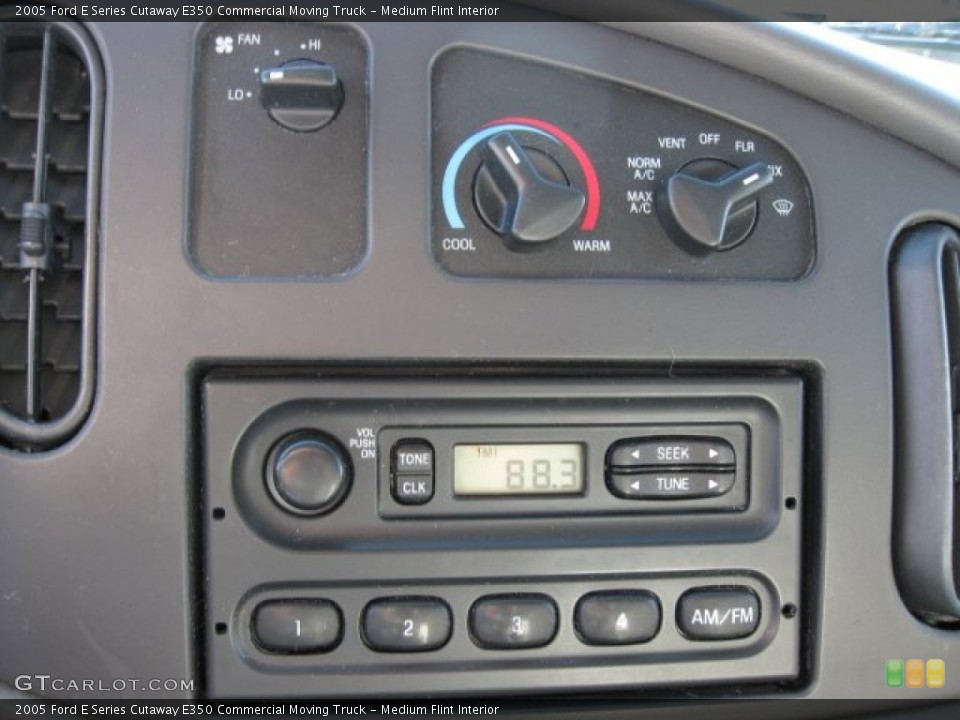 Medium Flint Interior Controls for the 2005 Ford E Series Cutaway E350 Commercial Moving Truck #50898508