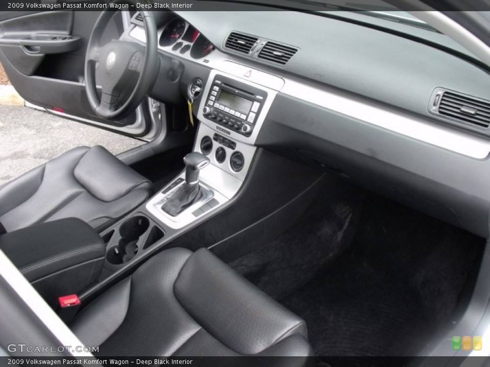 Deep Black Interior Dashboard for the 2009 Volkswagen Passat Komfort Wagon #50909224