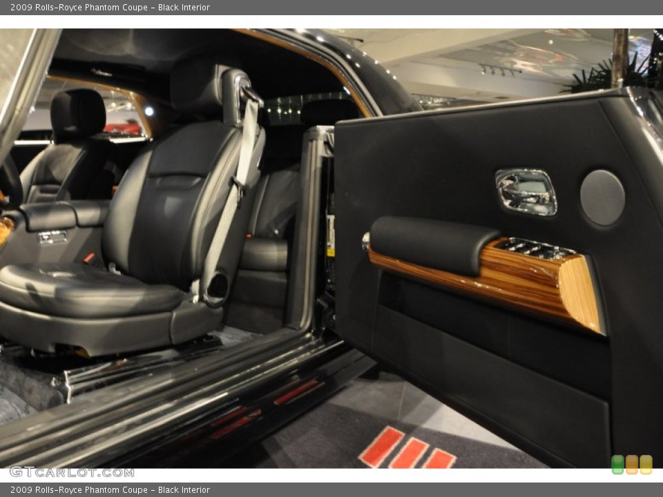 Black Interior Door Panel for the 2009 Rolls-Royce Phantom Coupe #50911069