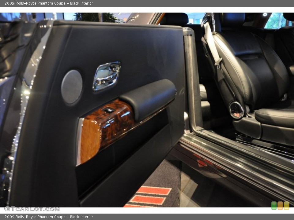 Black Interior Door Panel for the 2009 Rolls-Royce Phantom Coupe #50911132
