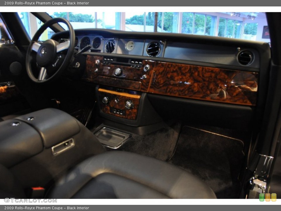 Black Interior Dashboard for the 2009 Rolls-Royce Phantom Coupe #50911156