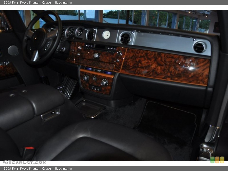 Black Interior Dashboard for the 2009 Rolls-Royce Phantom Coupe #50911165