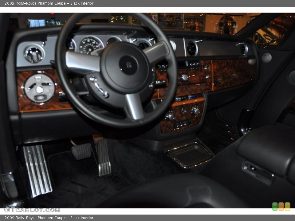 Black Interior Dashboard for the 2009 Rolls-Royce Phantom Coupe #50911174