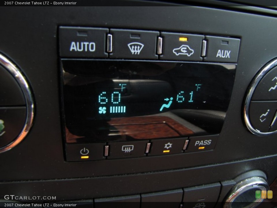 Ebony Interior Controls for the 2007 Chevrolet Tahoe LTZ #50915454