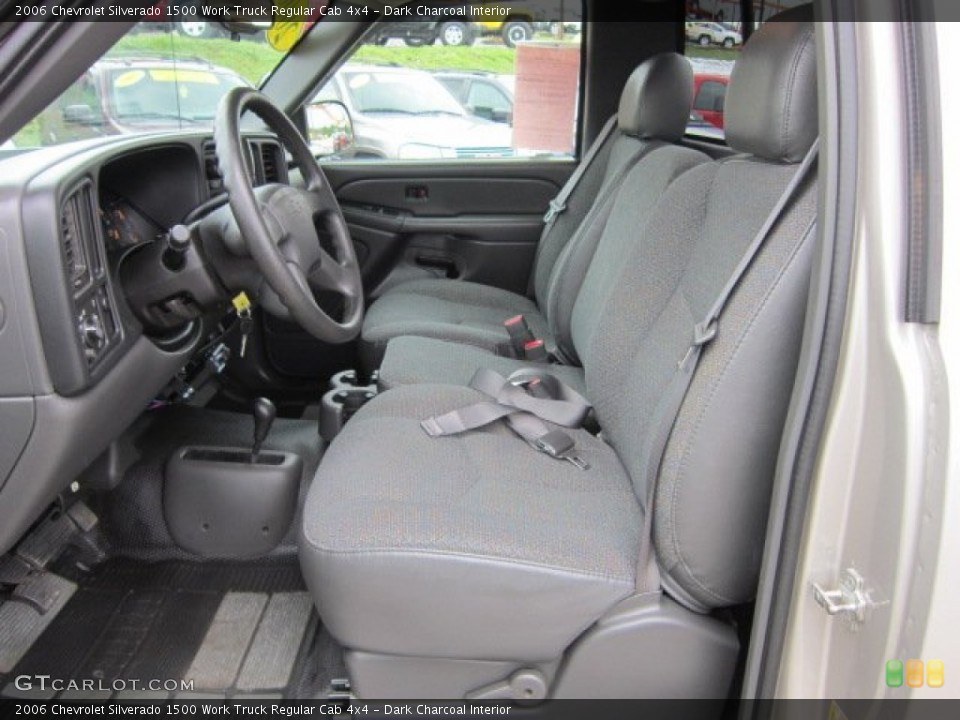 Dark Charcoal Interior Photo for the 2006 Chevrolet Silverado 1500 Work Truck Regular Cab 4x4 #50916447