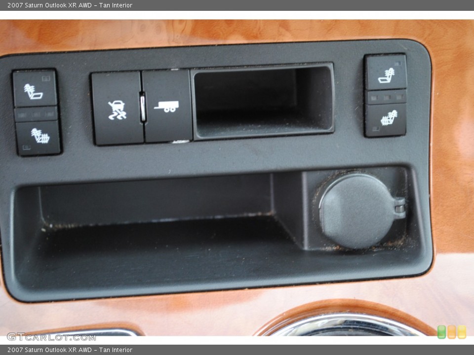 Tan Interior Controls for the 2007 Saturn Outlook XR AWD #50920461