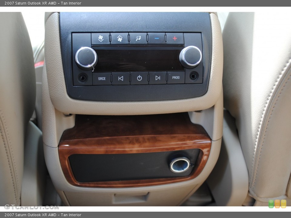 Tan Interior Controls for the 2007 Saturn Outlook XR AWD #50920557