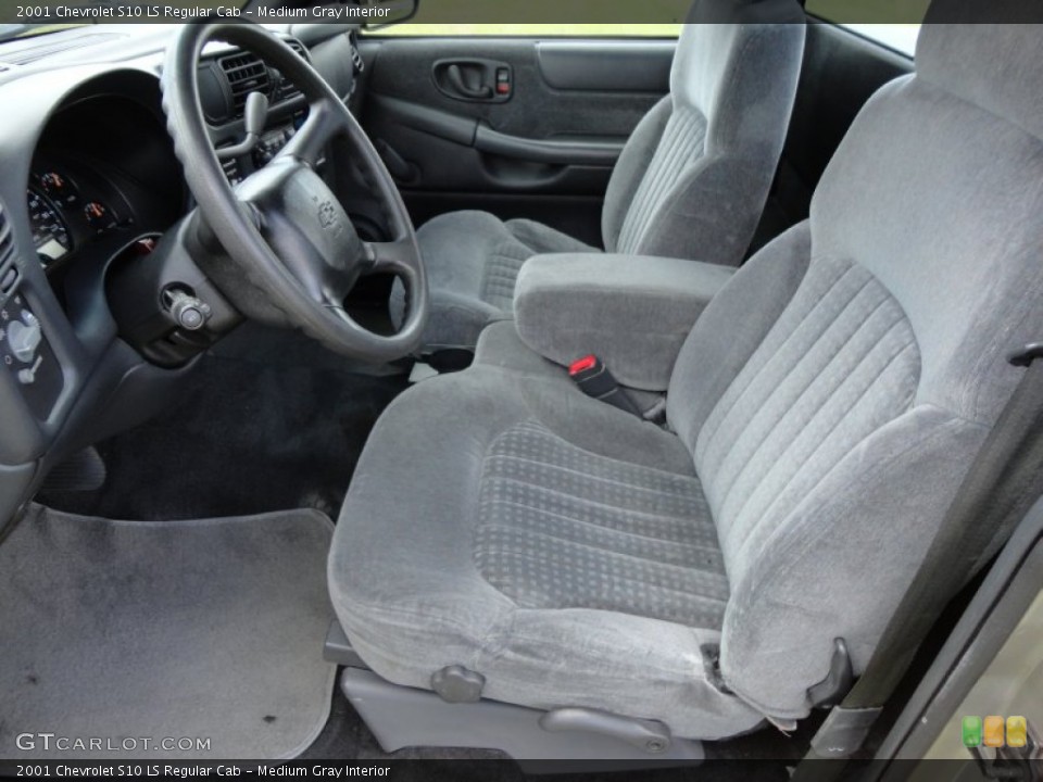 Medium Gray Interior Photo for the 2001 Chevrolet S10 LS Regular Cab #50923434