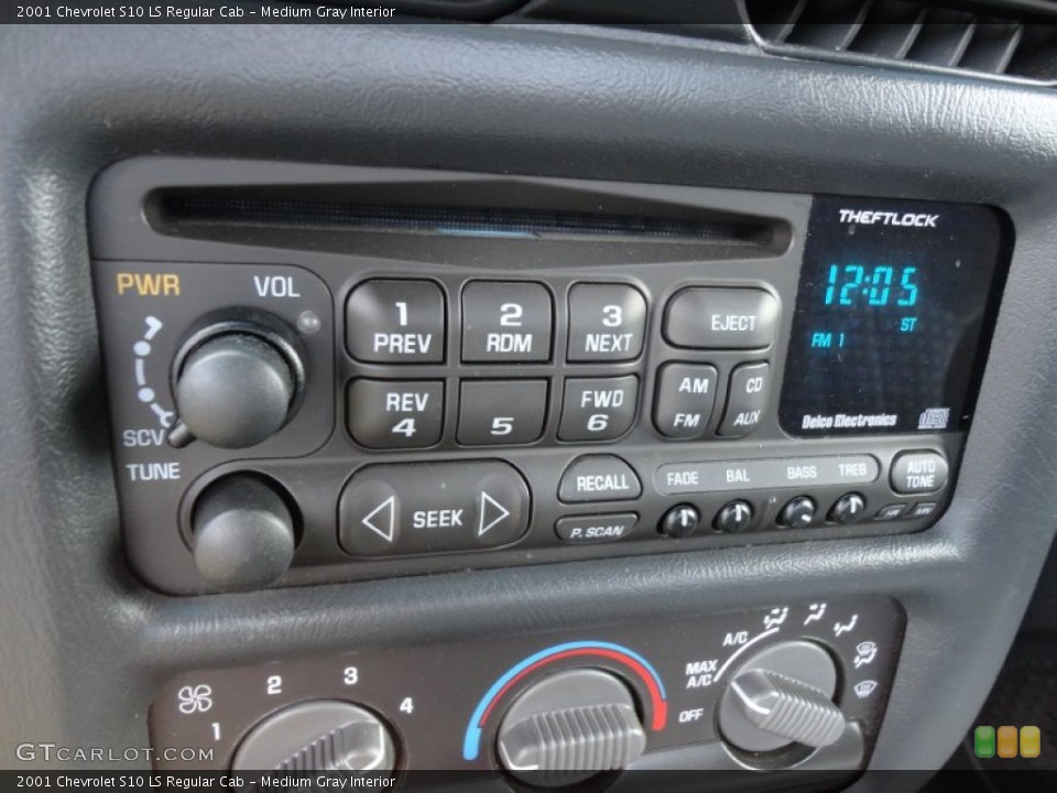 Medium Gray Interior Controls for the 2001 Chevrolet S10 LS Regular Cab #50923734