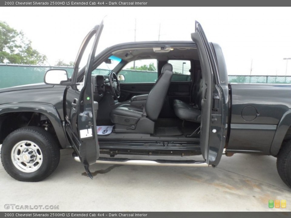 Dark Charcoal Interior Photo for the 2003 Chevrolet Silverado 2500HD LS Extended Cab 4x4 #50927451