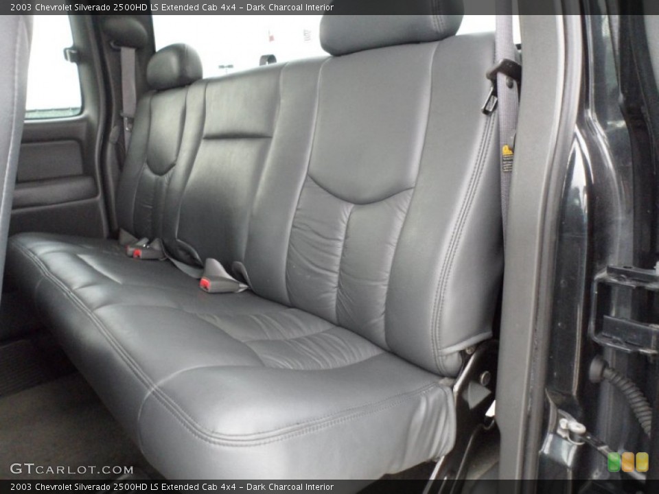 Dark Charcoal Interior Photo for the 2003 Chevrolet Silverado 2500HD LS Extended Cab 4x4 #50927481