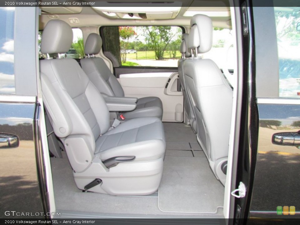 Aero Gray Interior Photo for the 2010 Volkswagen Routan SEL #50928993