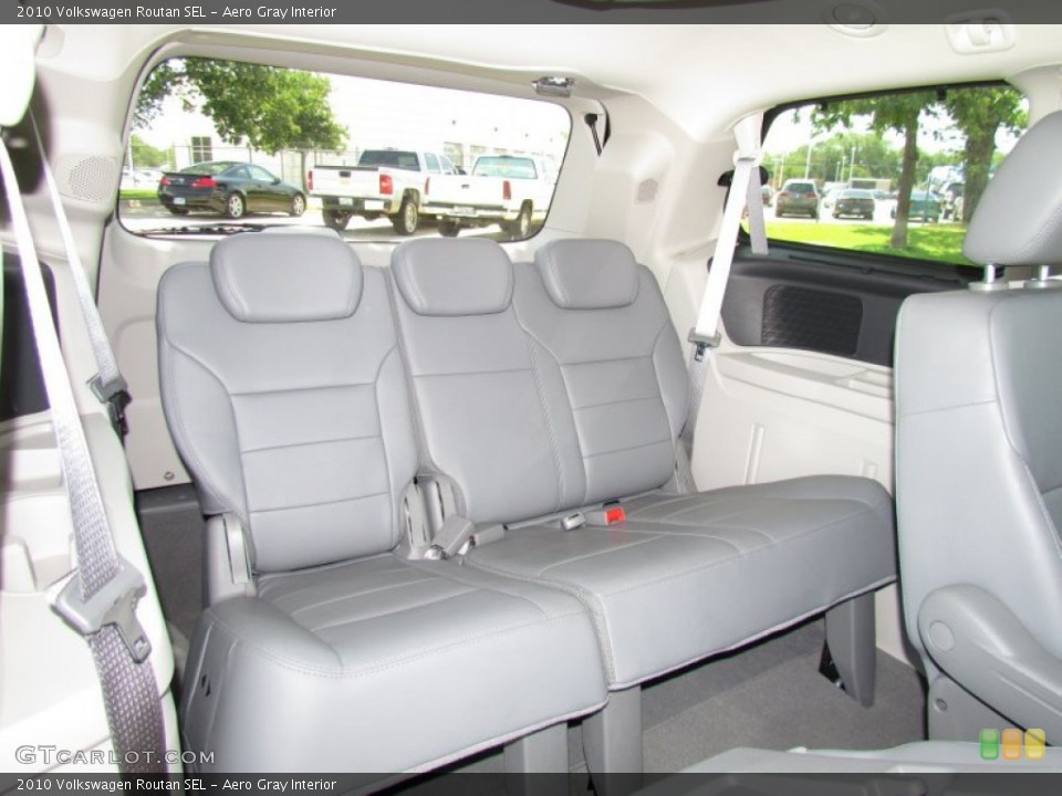Aero Gray Interior Photo for the 2010 Volkswagen Routan SEL #50929008