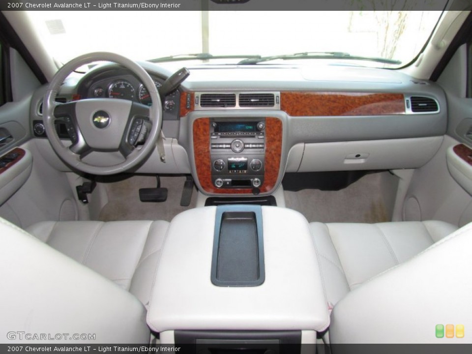 Light Titanium/Ebony Interior Dashboard for the 2007 Chevrolet Avalanche LT #50930340