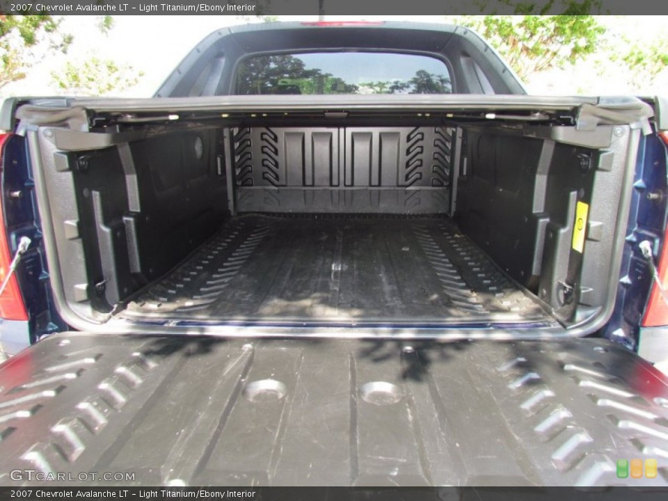 Light Titanium/Ebony Interior Trunk for the 2007 Chevrolet Avalanche LT #50930400