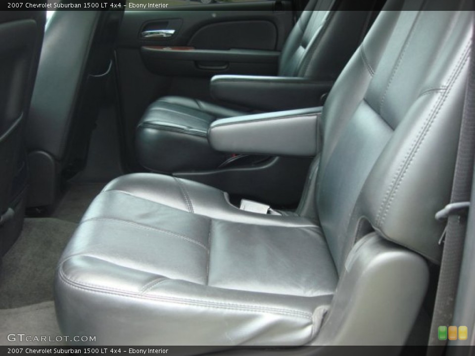 Ebony Interior Photo for the 2007 Chevrolet Suburban 1500 LT 4x4 #50939859