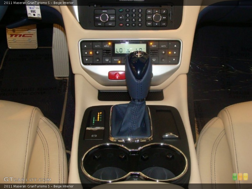 Beige Interior Transmission for the 2011 Maserati GranTurismo S #50945307