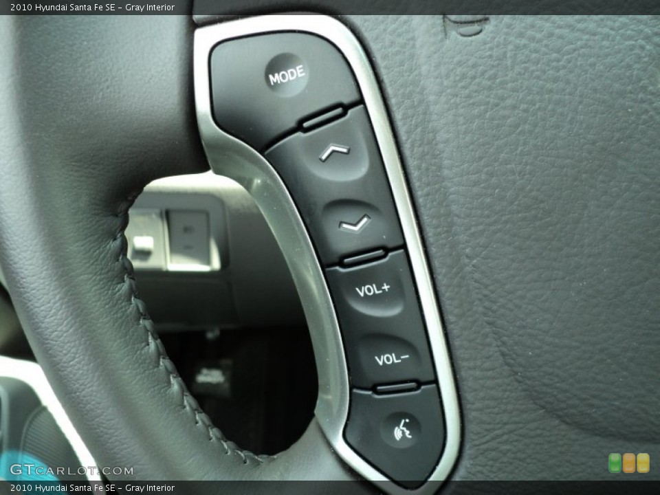 Gray Interior Controls for the 2010 Hyundai Santa Fe SE #50948817