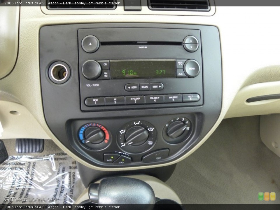 Dark Pebble/Light Pebble Interior Controls for the 2006 Ford Focus ZXW SE Wagon #50949885