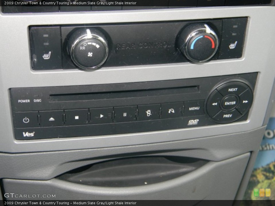 Medium Slate Gray/Light Shale Interior Controls for the 2009 Chrysler Town & Country Touring #50959611