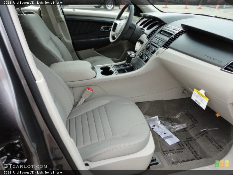 Light Stone Interior Photo for the 2011 Ford Taurus SE #50963430