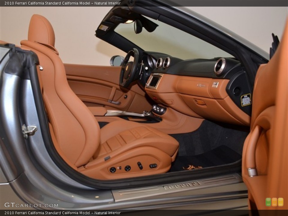 Natural Interior Photo for the 2010 Ferrari California  #50966598