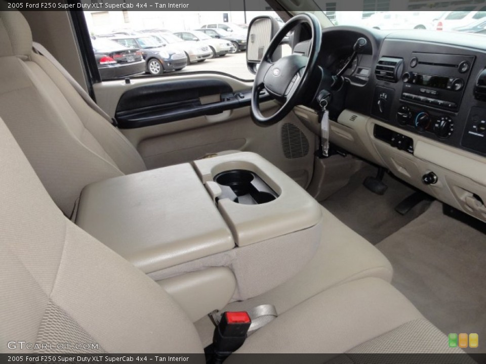 Tan Interior Photo for the 2005 Ford F250 Super Duty XLT SuperCab 4x4 #50974575