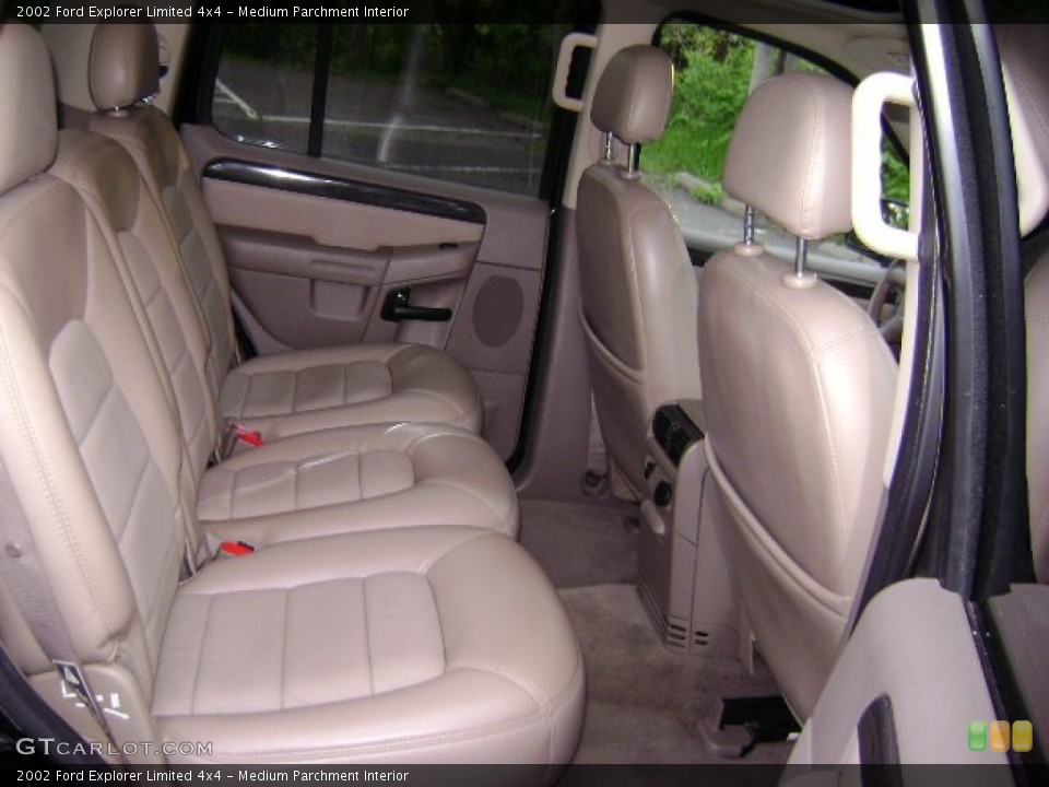 Medium Parchment Interior Photo for the 2002 Ford Explorer Limited 4x4 #50974995