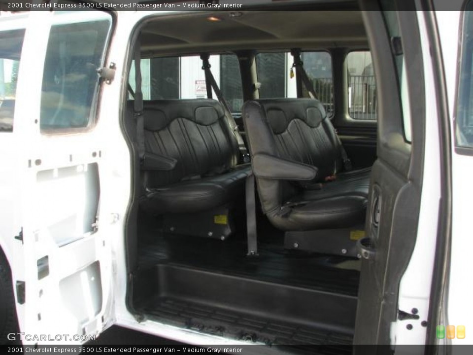 Medium Gray Interior Photo for the 2001 Chevrolet Express 3500 LS Extended Passenger Van #50986104