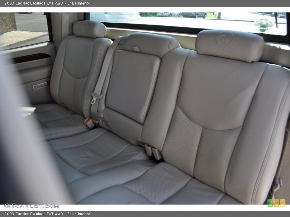 Shale Interior Photo for the 2003 Cadillac Escalade EXT AWD #50990816