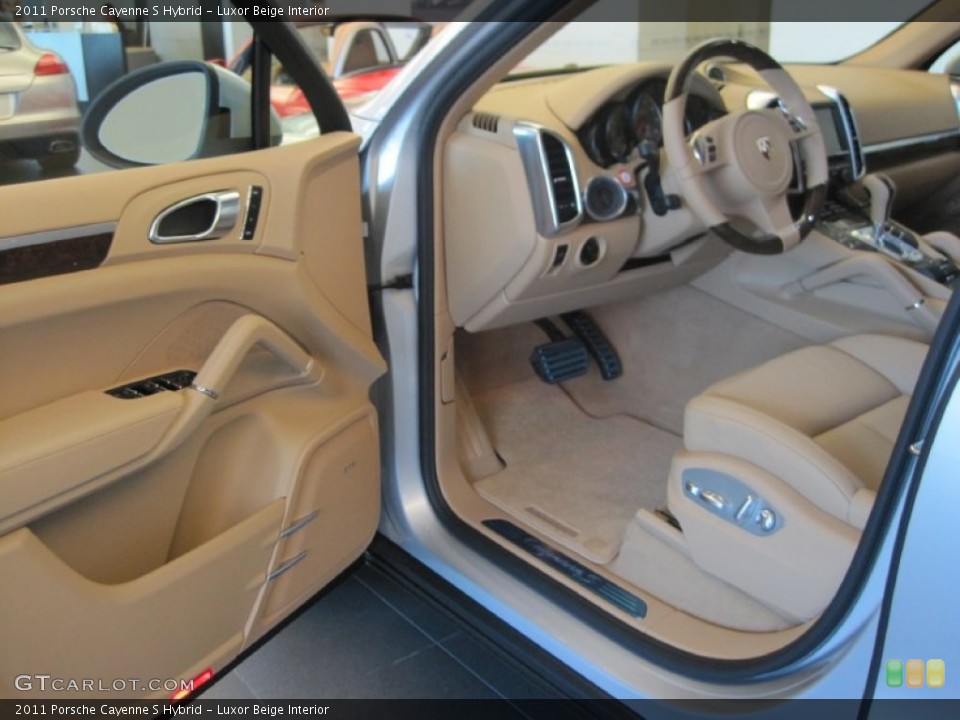 Luxor Beige Interior Photo for the 2011 Porsche Cayenne S Hybrid #50993210