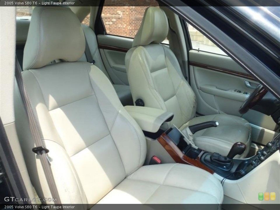 Light Taupe Interior Photo for the 2005 Volvo S80 T6 #50994506