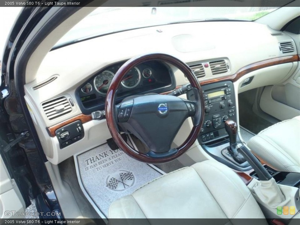 Light Taupe Interior Photo for the 2005 Volvo S80 T6 #50994974