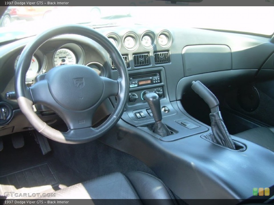Black Interior Photo for the 1997 Dodge Viper GTS #51011407